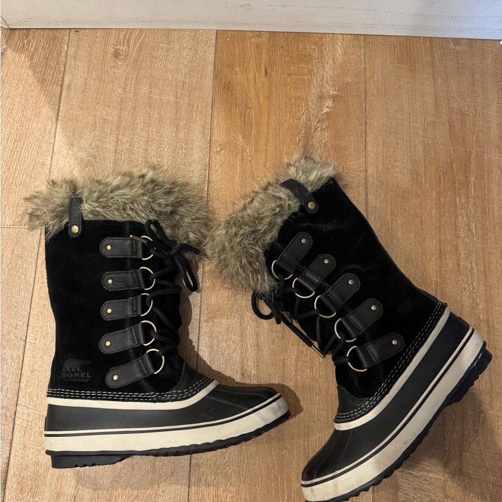 BNWOT Sorel Black Fur-Trimmed Winter Boots - Picture 2 of 8